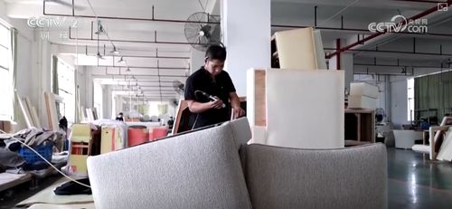 買 買 買 國(guó)產(chǎn)家具憑 硬核產(chǎn)業(yè)鏈 高時(shí)效交貨服務(wù) 過(guò)硬產(chǎn)品 圈粉海外消費(fèi)者